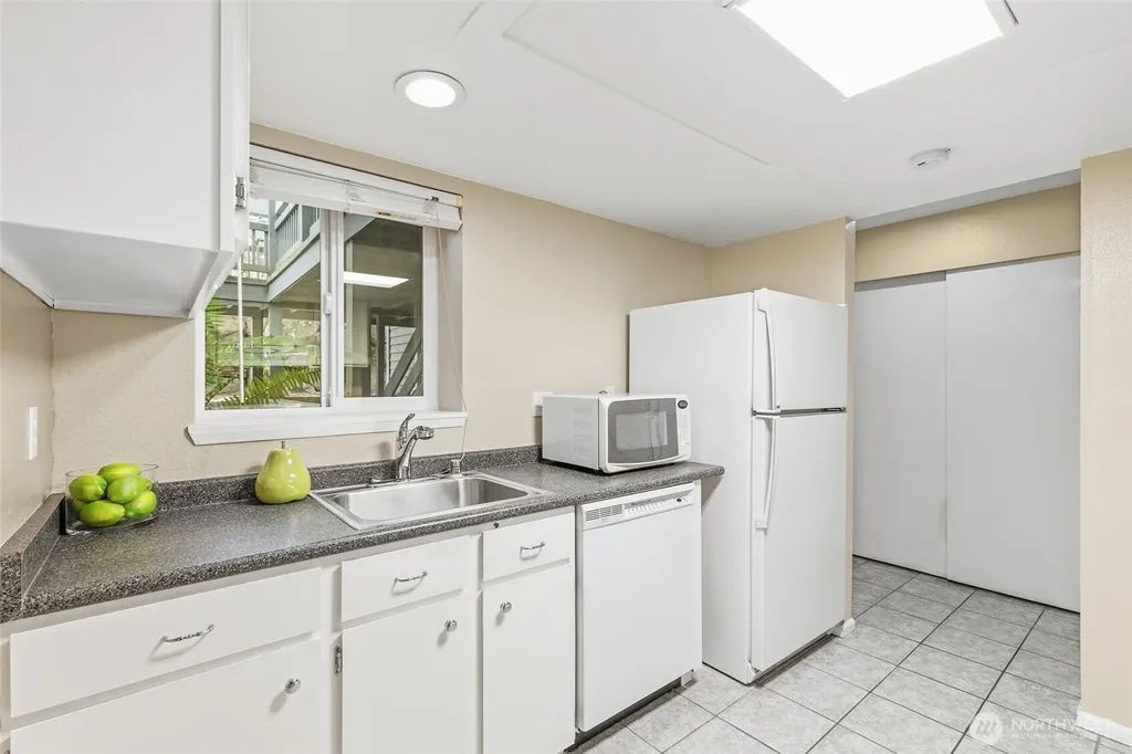 9398 Redmond-woodinville Road NE Redmond WA 98052