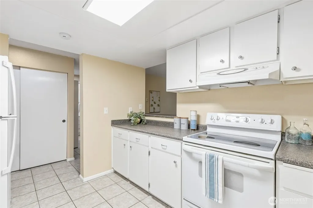 9398 Redmond-woodinville Road NE Redmond WA 98052