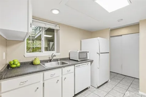 9398 Redmond-woodinville Road NE Redmond WA 98052