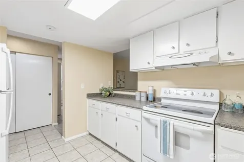 9398 Redmond-woodinville Road NE Redmond WA 98052