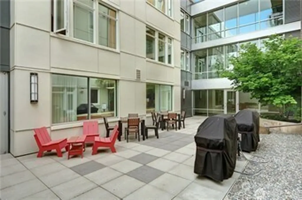 15100 6th Avenue SW Burien WA 98166