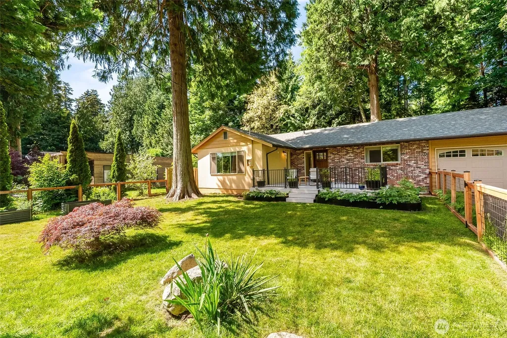 1983 Cedar Park Drive Point Roberts WA 98281