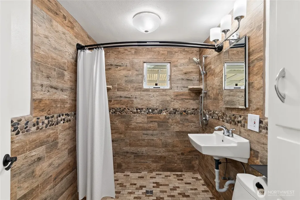 1000 D Street SE Auburn WA 98002