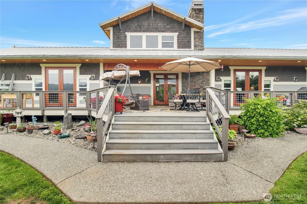 15892 Larson Lane Mount Vernon WA 98273