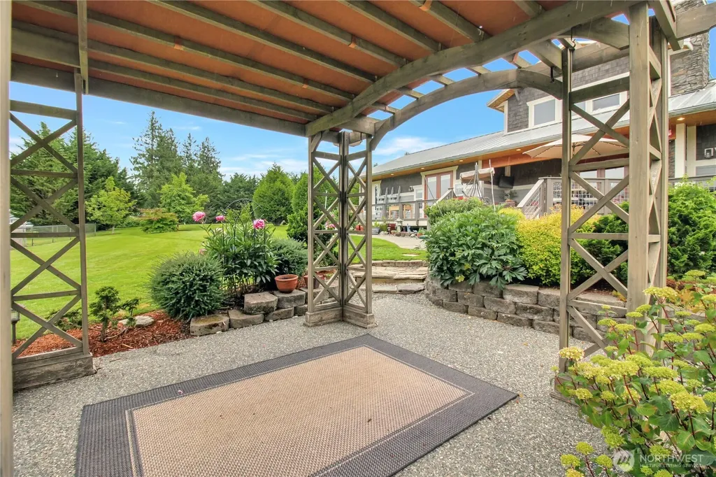15892 Larson Lane Mount Vernon WA 98273