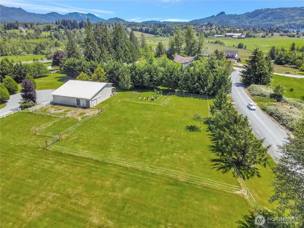 15892 Larson Lane Mount Vernon WA 98273