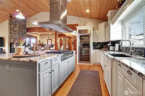 15892 Larson Lane Mount Vernon WA 98273