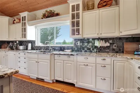 15892 Larson Lane Mount Vernon WA 98273