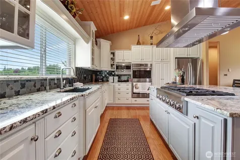 15892 Larson Lane Mount Vernon WA 98273