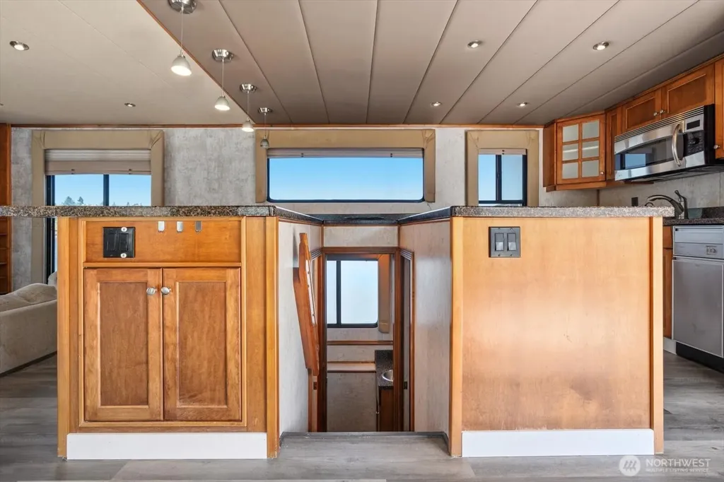 11 E Allison Street Seattle WA 98102