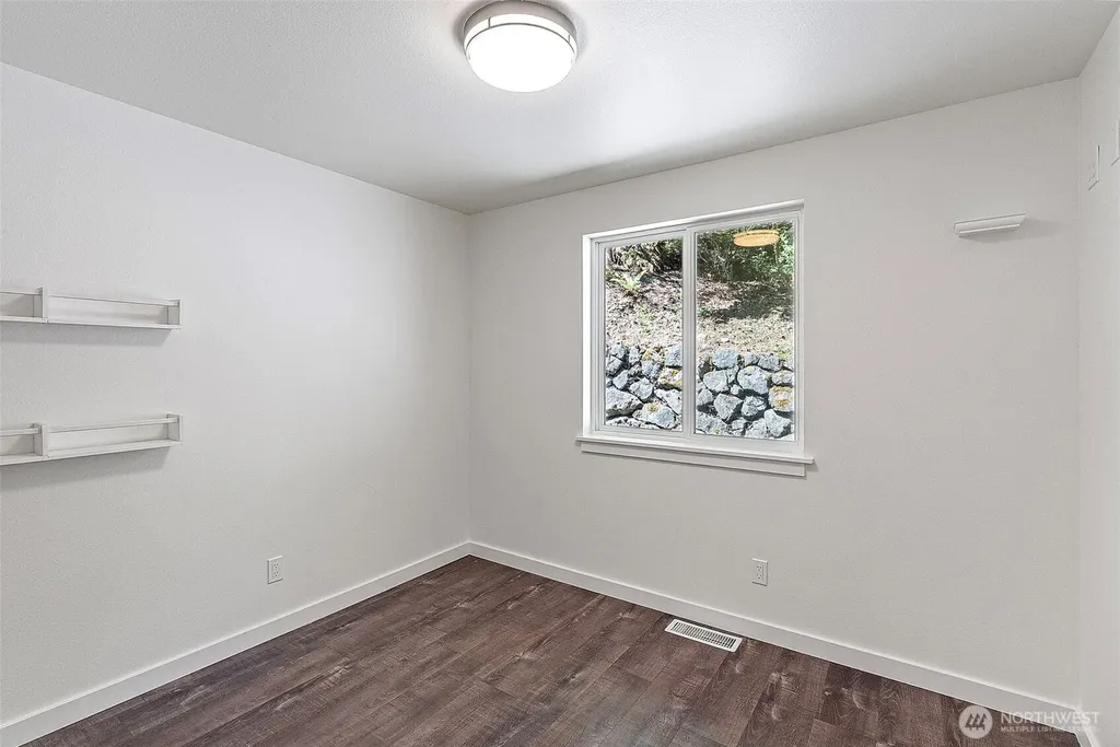 11435 Symes Road NW Bremerton WA 98312