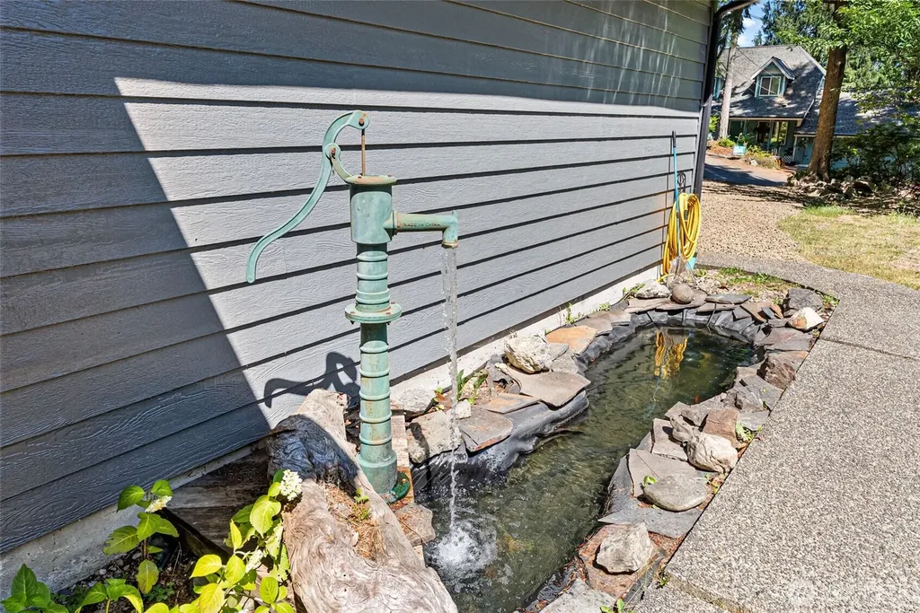 11435 Symes Road NW Bremerton WA 98312