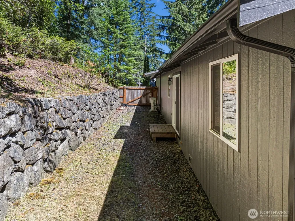 11435 Symes Road NW Bremerton WA 98312