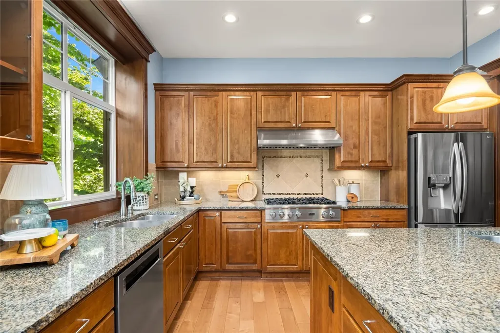 2534 NW Stoney Creek Drive Issaquah WA 98027