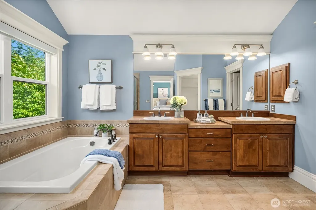 2534 NW Stoney Creek Drive Issaquah WA 98027