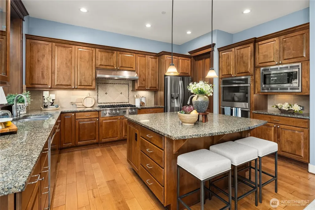 2534 NW Stoney Creek Drive Issaquah WA 98027