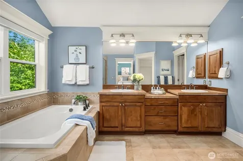 2534 NW Stoney Creek Drive Issaquah WA 98027
