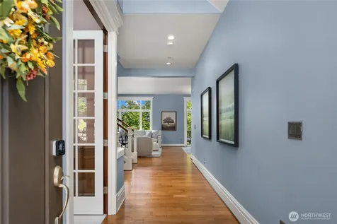 2534 NW Stoney Creek Drive Issaquah WA 98027