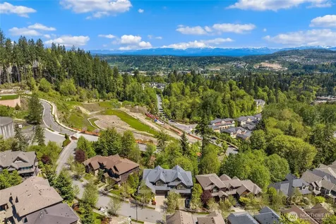 2534 NW Stoney Creek Drive Issaquah WA 98027