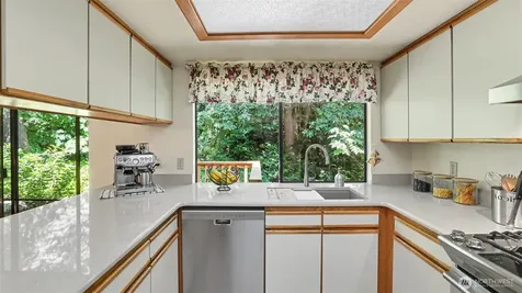 15822 SE 167th Place Renton WA 98058