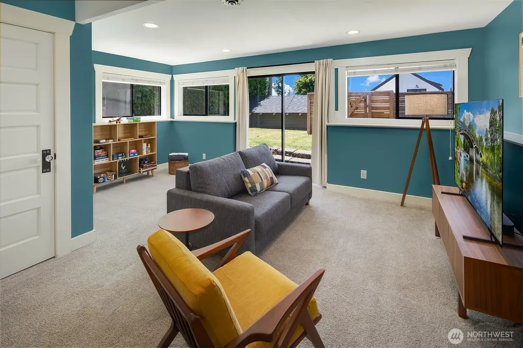 5007 46th Avenue SW Seattle WA 98136