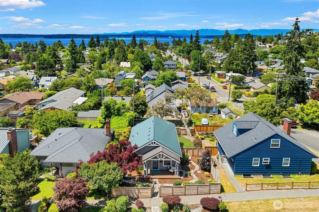 5007 46th Avenue SW Seattle WA 98136