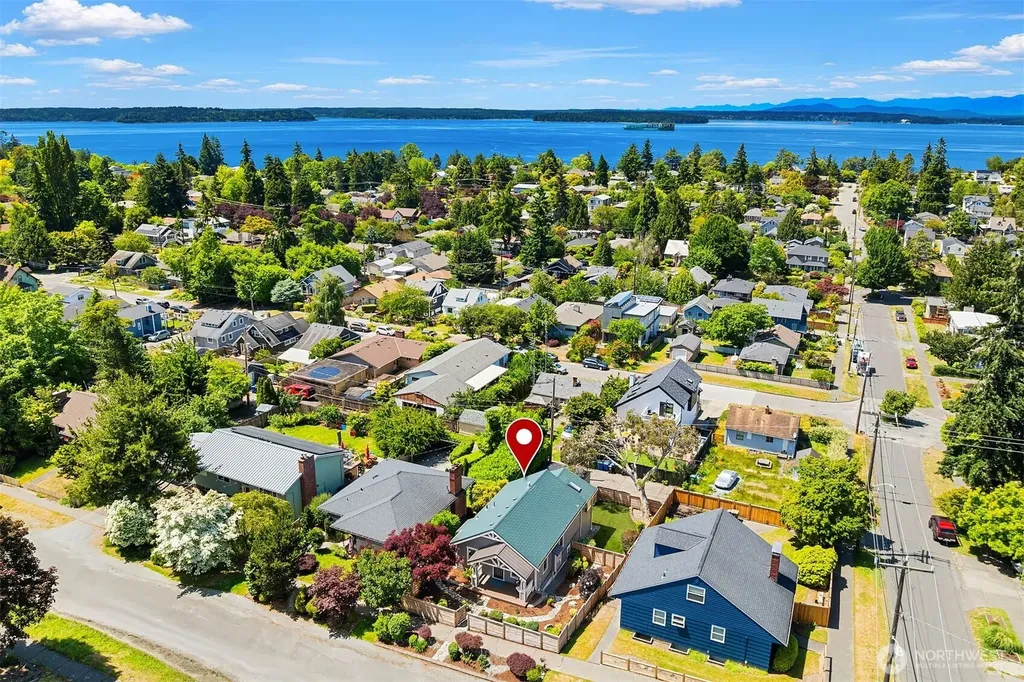 5007 46th Avenue SW Seattle WA 98136