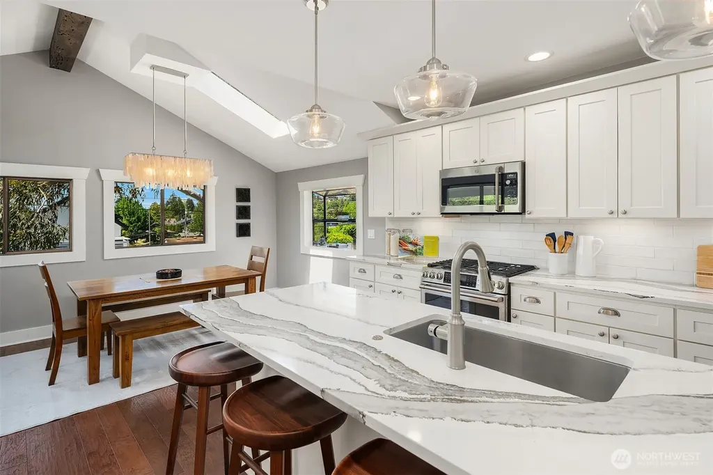 5007 46th Avenue SW Seattle WA 98136