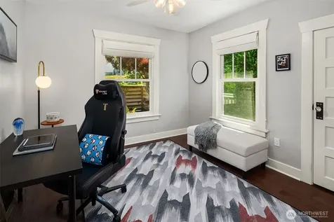 5007 46th Avenue SW Seattle WA 98136