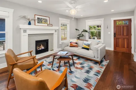 5007 46th Avenue SW Seattle WA 98136