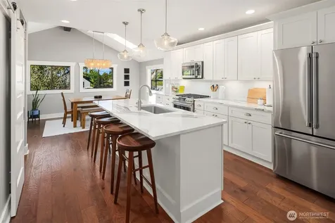 5007 46th Avenue SW Seattle WA 98136