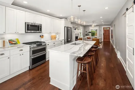 5007 46th Avenue SW Seattle WA 98136