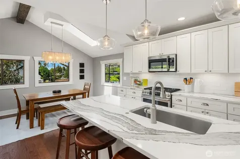 5007 46th Avenue SW Seattle WA 98136