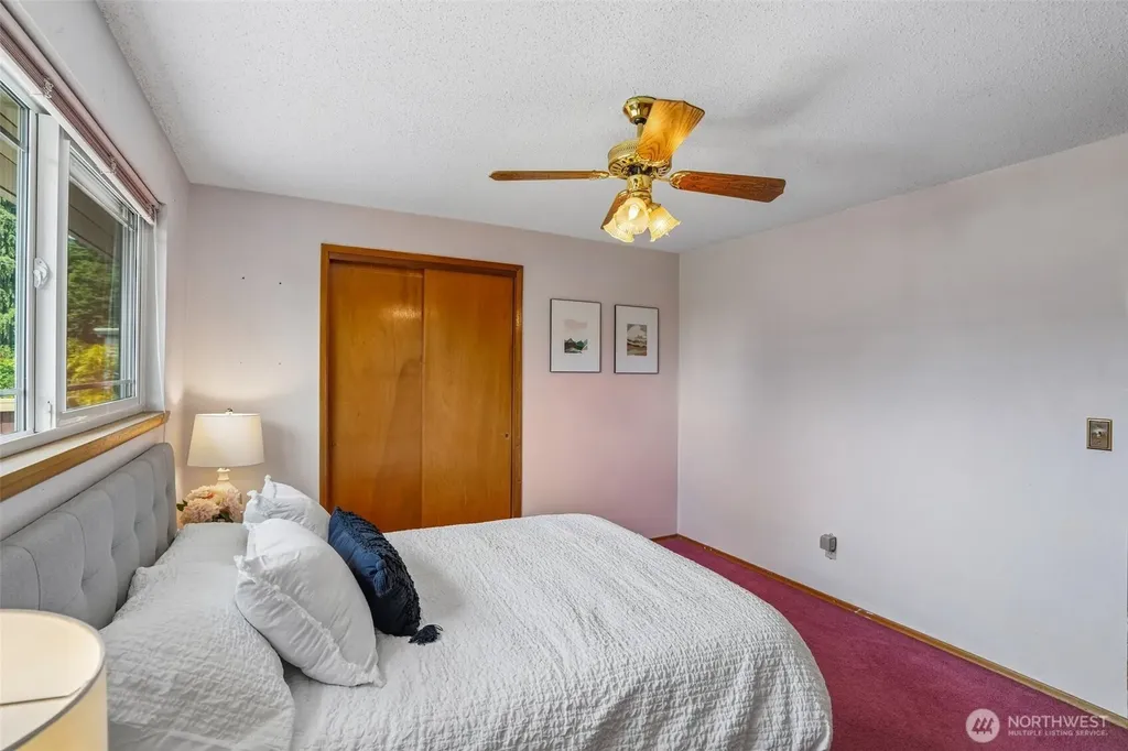 19845 105th Avenue SE Renton WA 98055