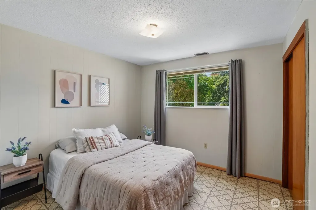 19845 105th Avenue SE Renton WA 98055
