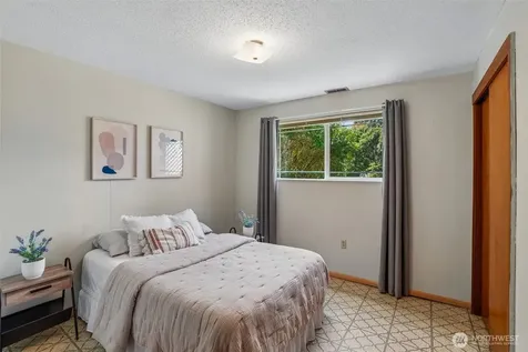 19845 105th Avenue SE Renton WA 98055