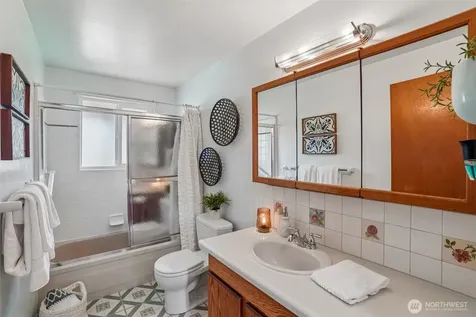 19845 105th Avenue SE Renton WA 98055