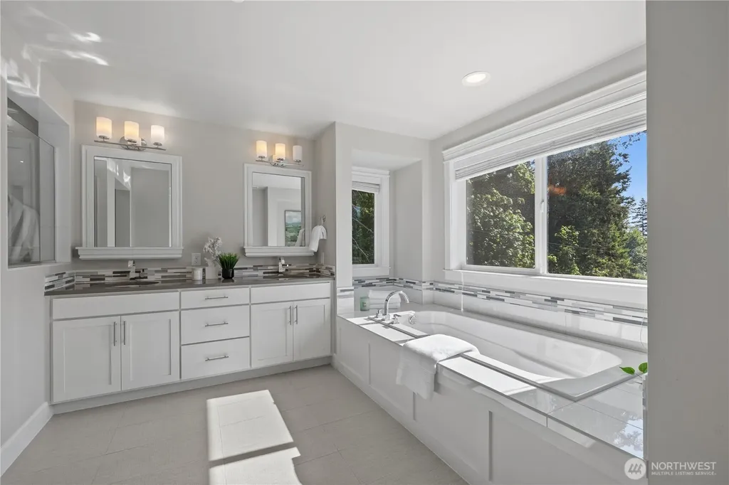 23433 3rd Avenue SE Bothell WA 98021