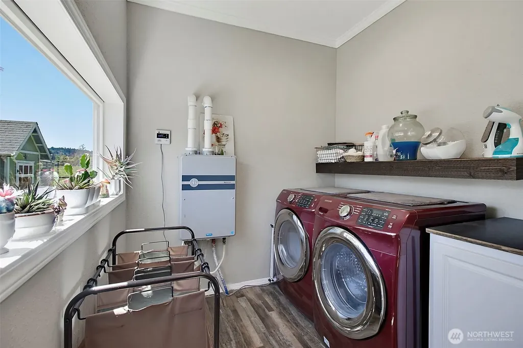 1303 W Main Puyallup WA 98371