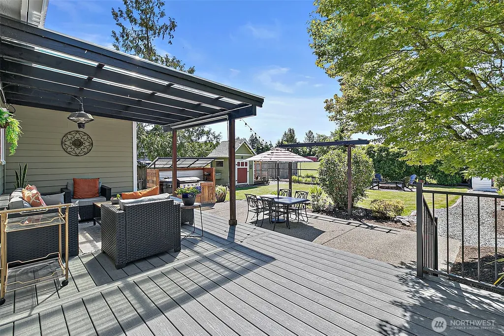 1303 W Main Puyallup WA 98371