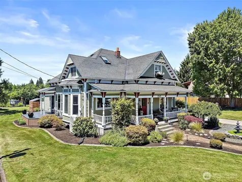 1303 W Main Puyallup WA 98371