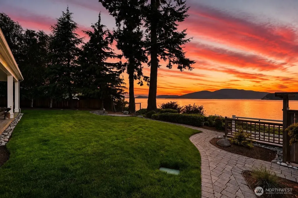 1114 B Avenue Anacortes WA 98221