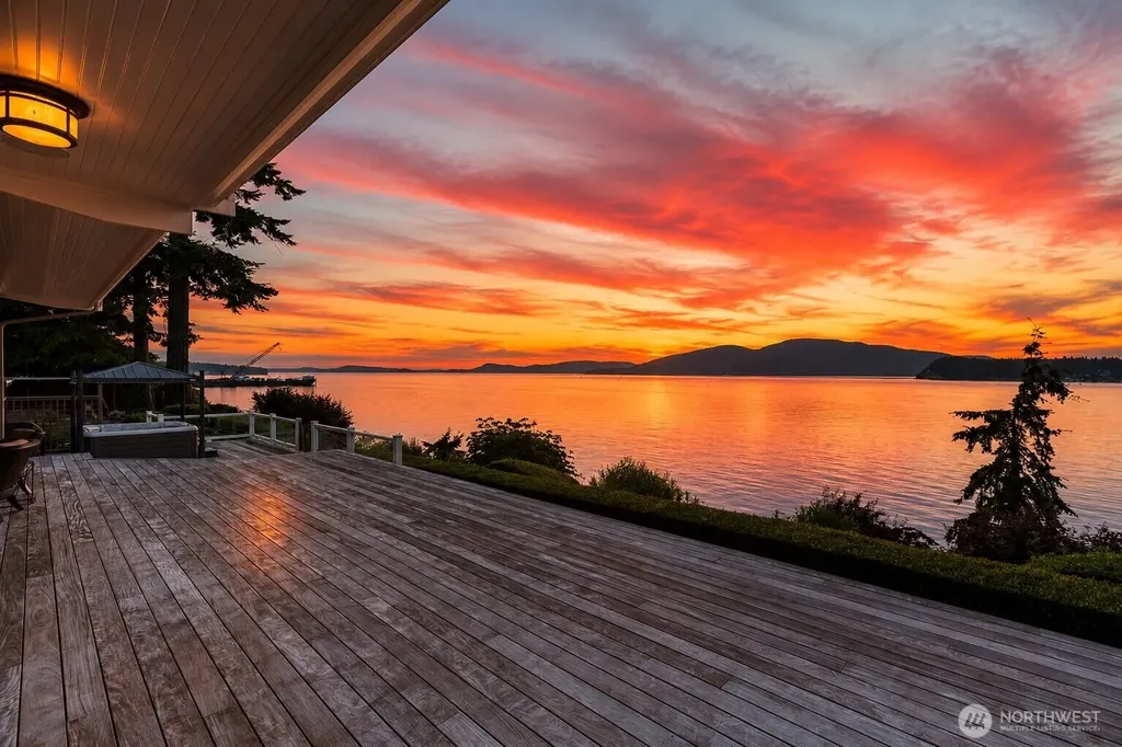 1114 B Avenue Anacortes WA 98221