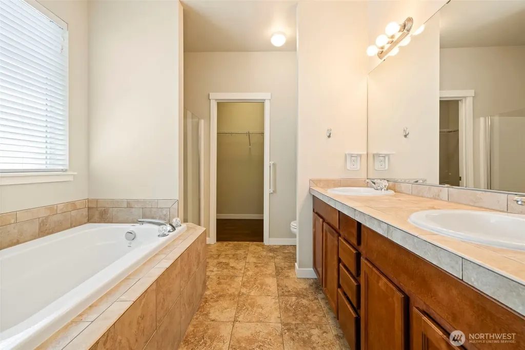 518 Grass Lake Street Ct NW Olympia WA 98502
