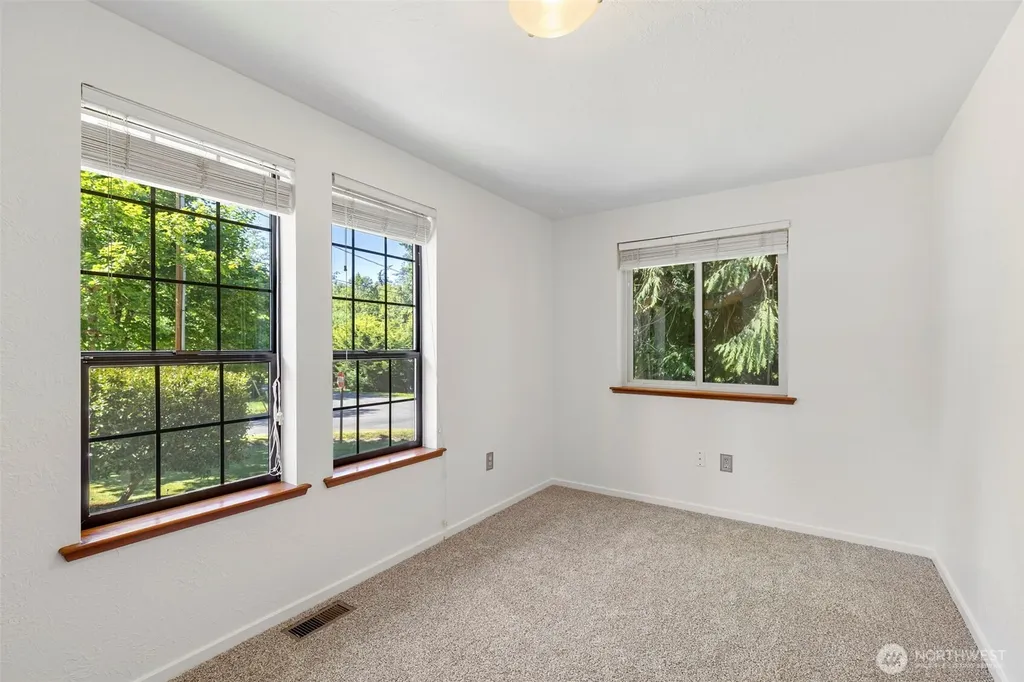 12506 NE Virginia Court Kingston WA 98346