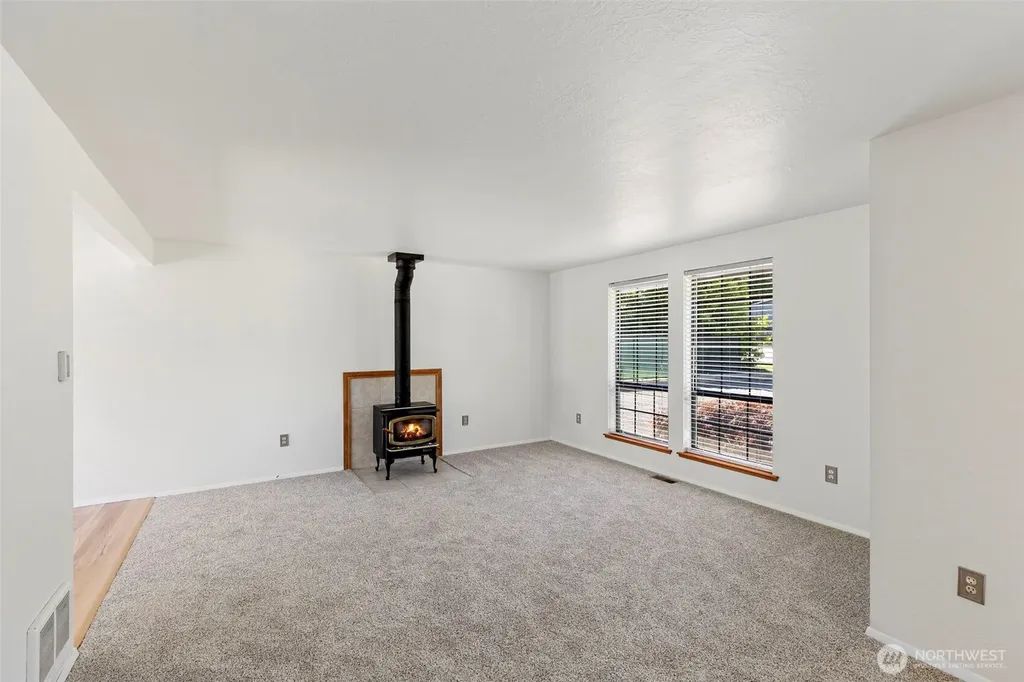 12506 NE Virginia Court Kingston WA 98346