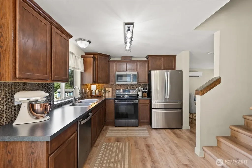 308 Key Peninsula Highway NW Lakebay WA 98349