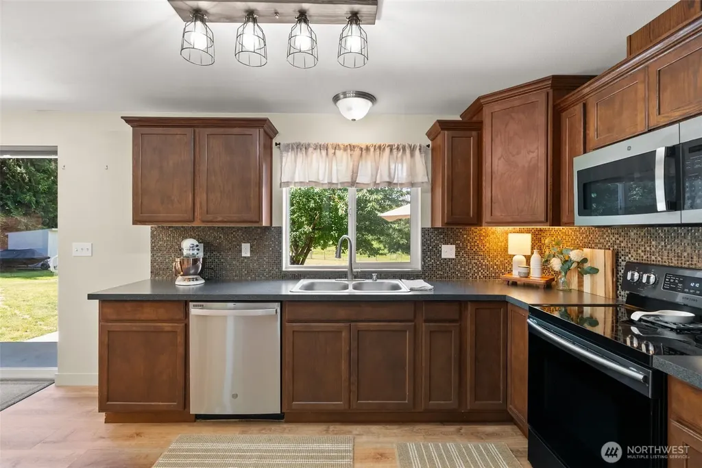 308 Key Peninsula Highway NW Lakebay WA 98349