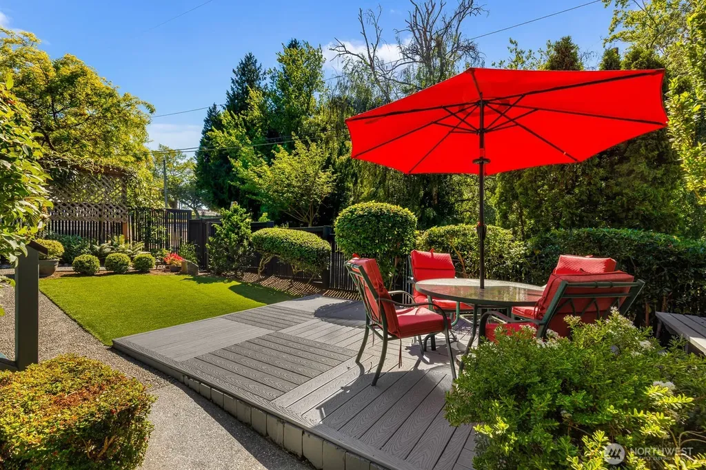 2706 1st Avenue W Seattle WA 98119