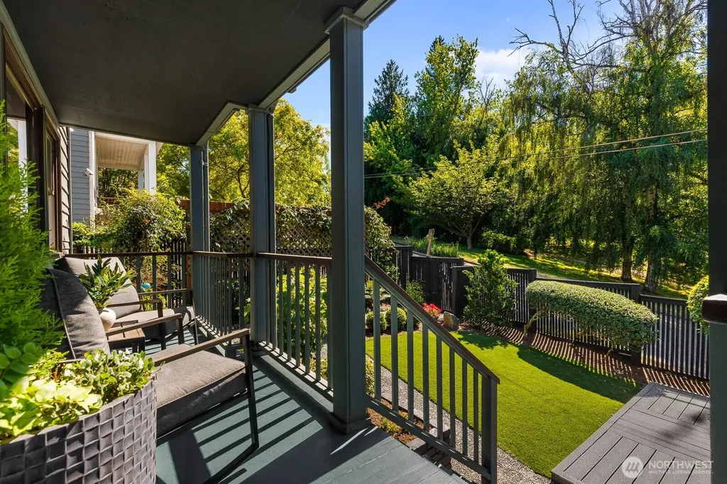 2706 1st Avenue W Seattle WA 98119